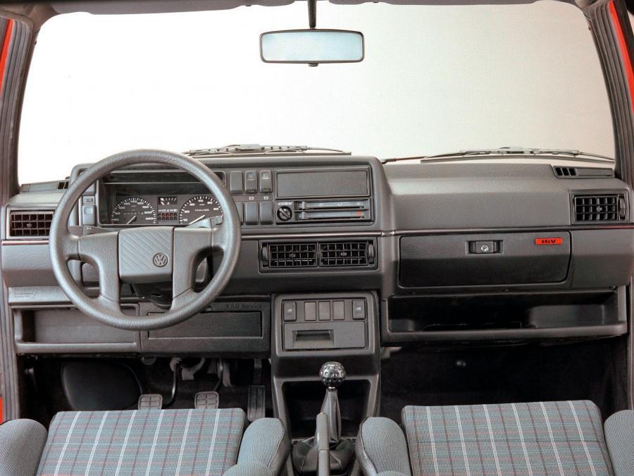 Volkswagen Golf GTi 16V 1986 года  (фото 3 из 9)